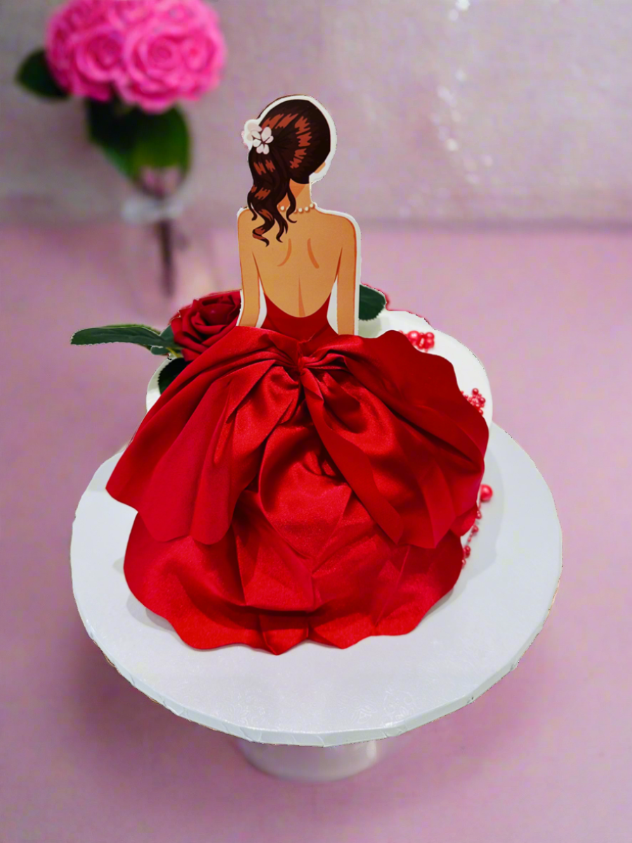 RED QUEEN BIRTHDAY CAKE