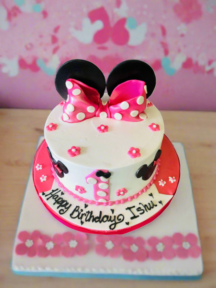 Ishu Minnie Fondant Cake