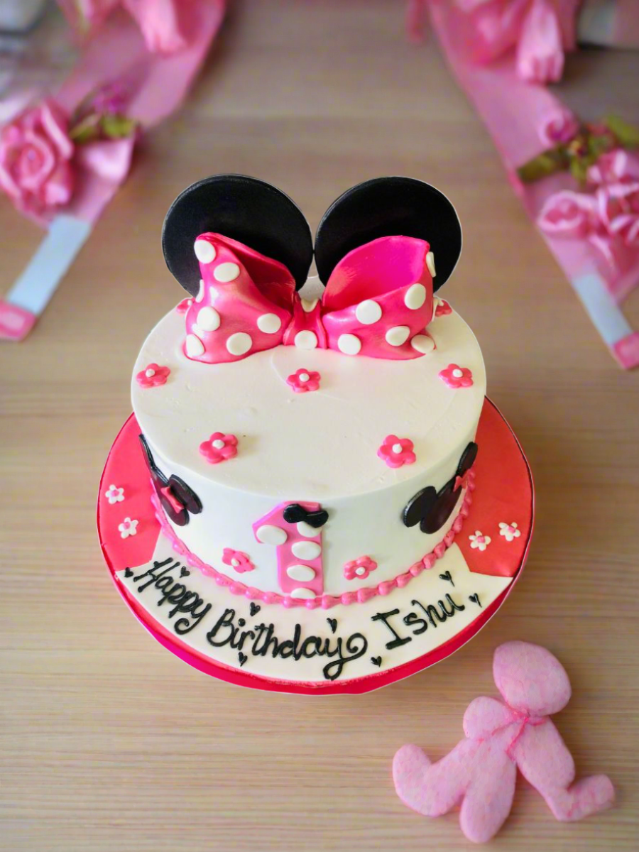Ishu Minnie Fondant Cake