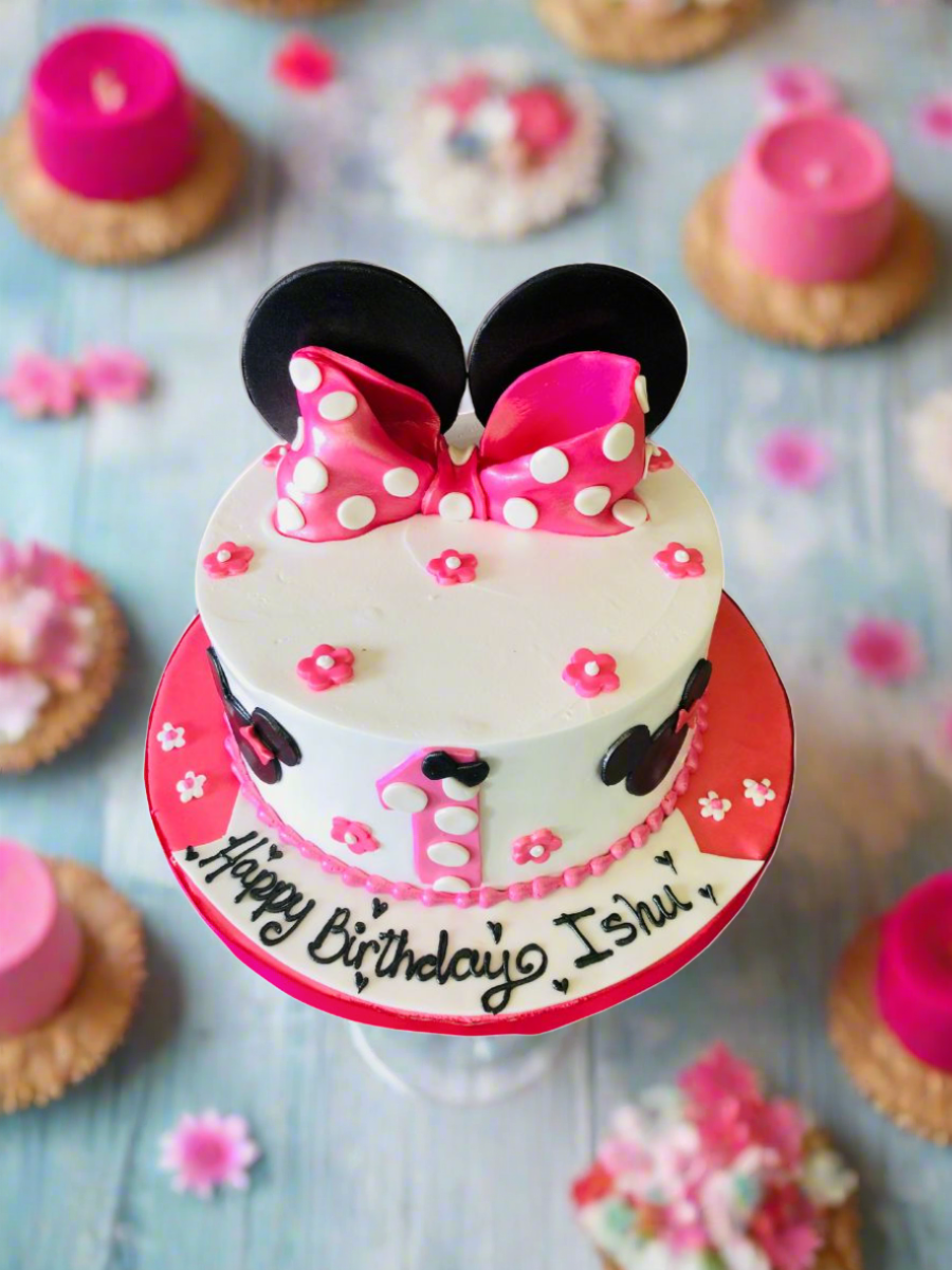 Ishu Minnie Fondant Cake