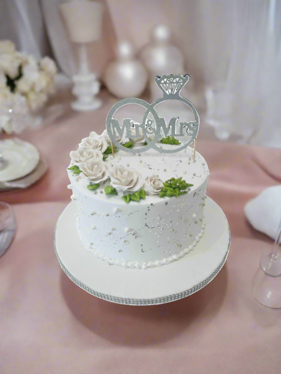 White Pearls Cream Cake