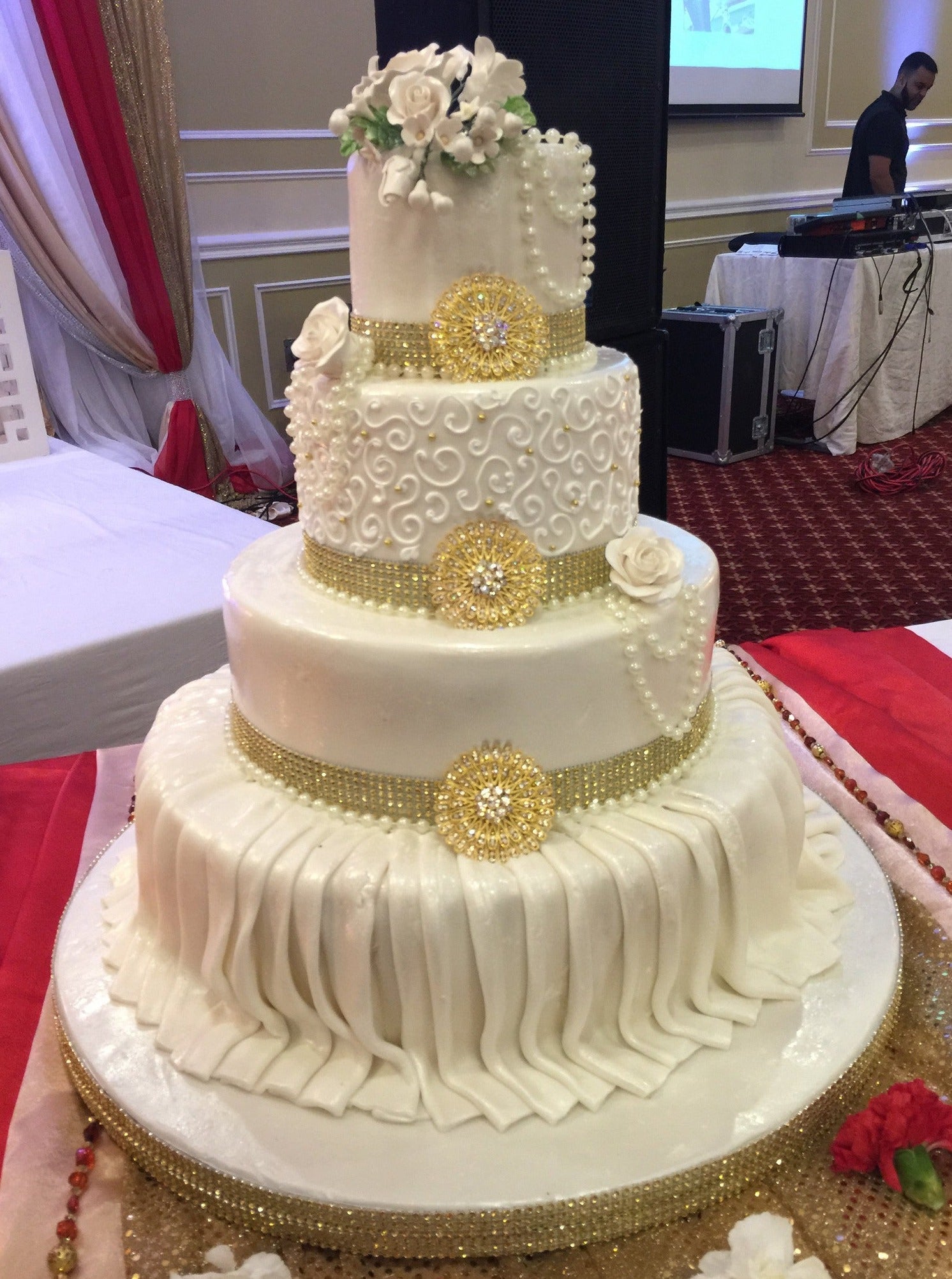 Wendy Wedding Cake - Rashmi's Bakery