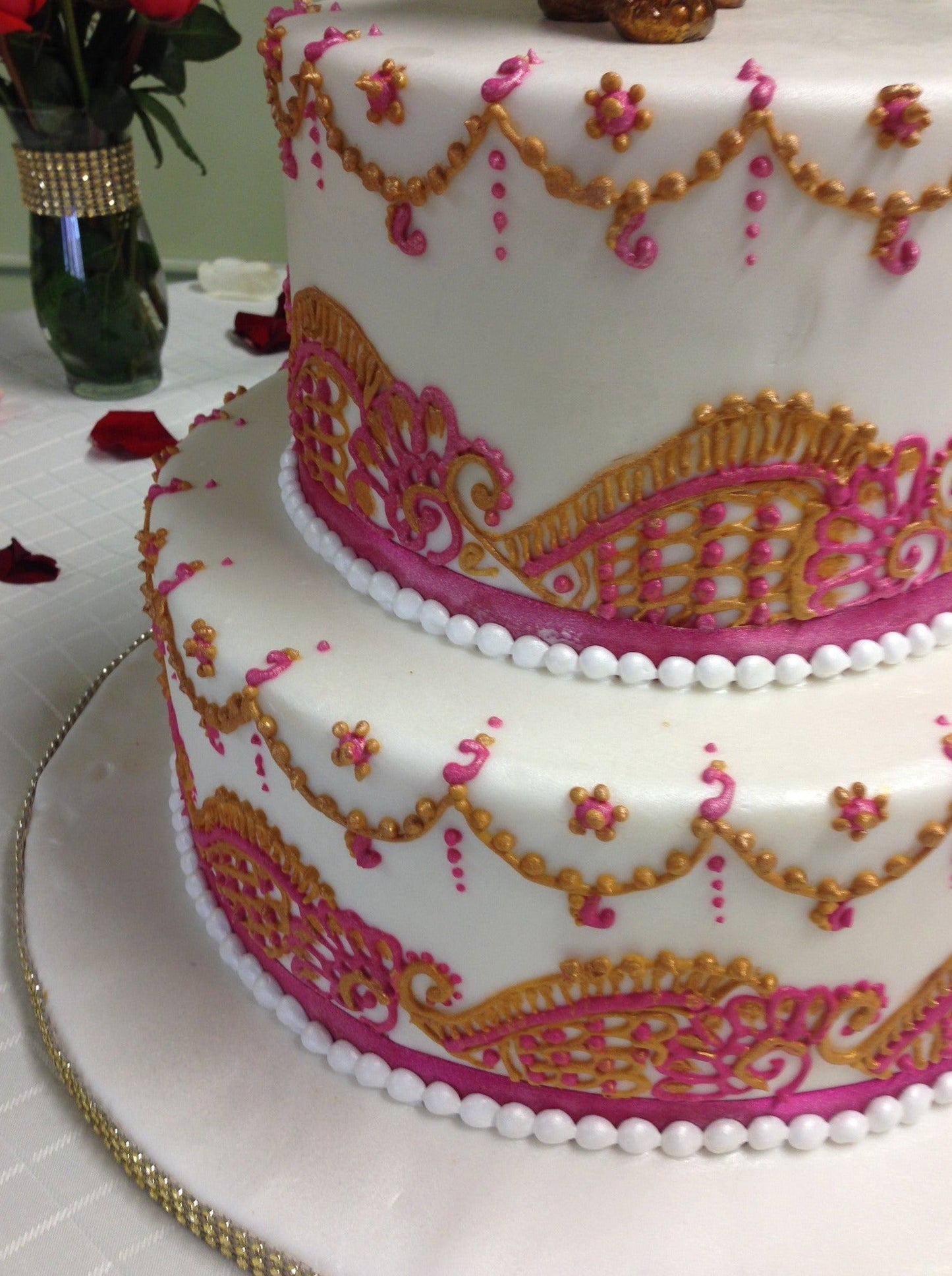 Dona Wedding Cake - Rashmi's Bakery