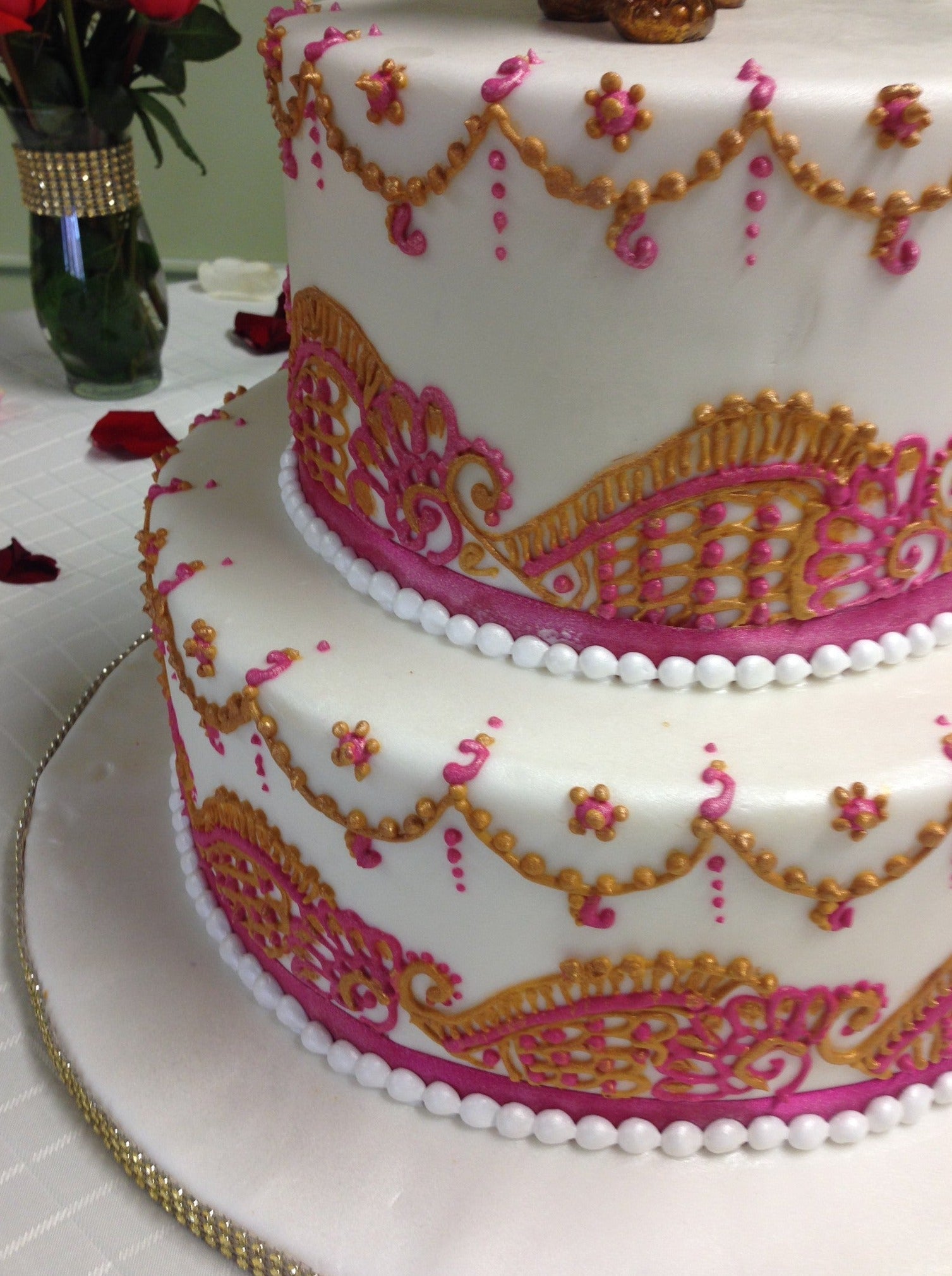 Dona Wedding Cake - Rashmi's Bakery