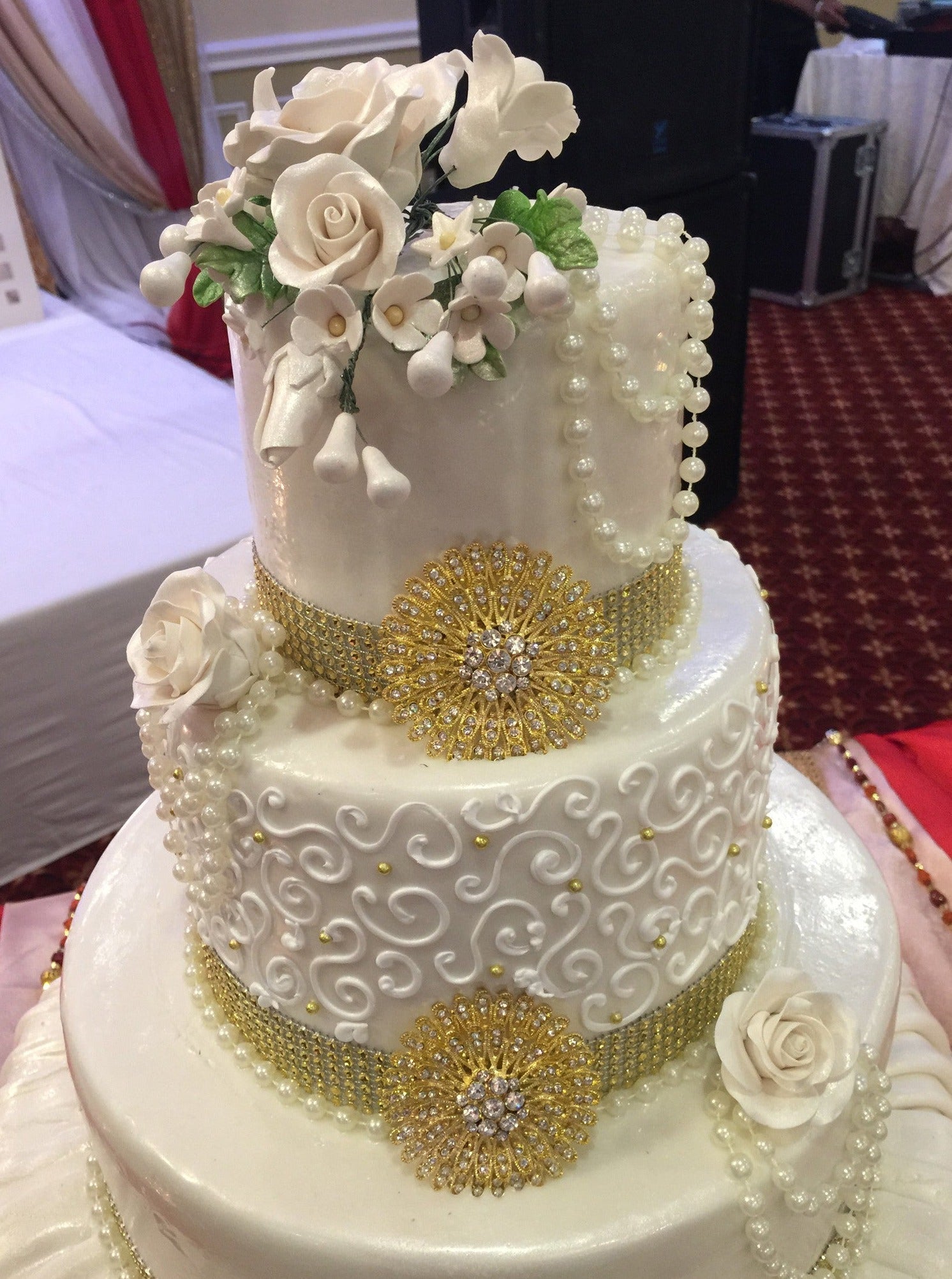 Wendy Wedding Cake - Rashmi's Bakery