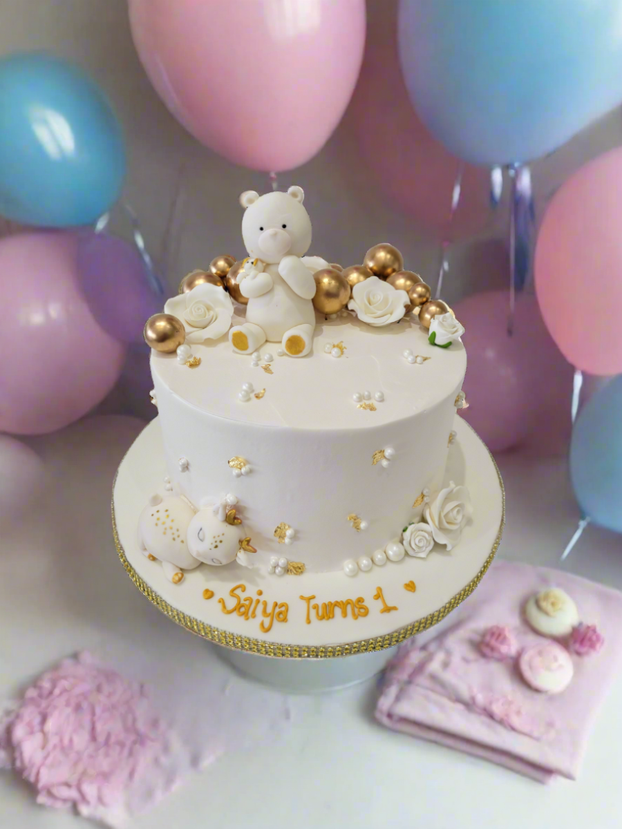 Saiya White Teddy Cream Cake