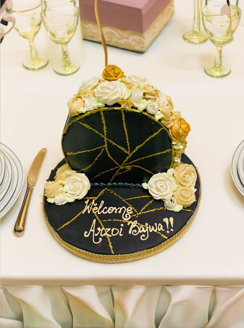 Black & Gold Arch Cake
