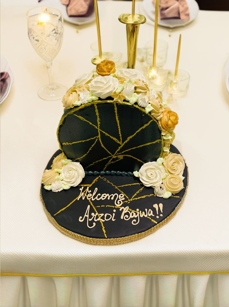 Black & Gold Arch Cake