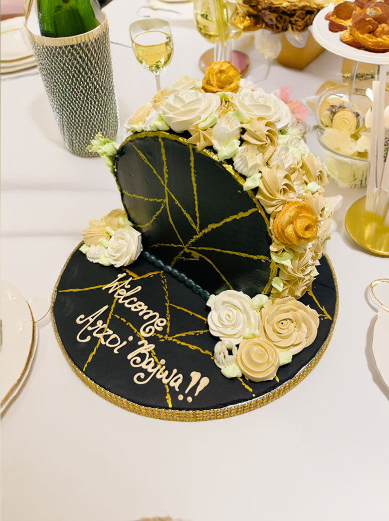 Black & Gold Arch Cake