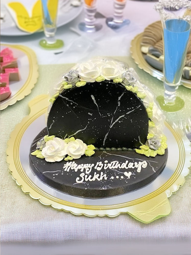 Black & Silver Arch Cake