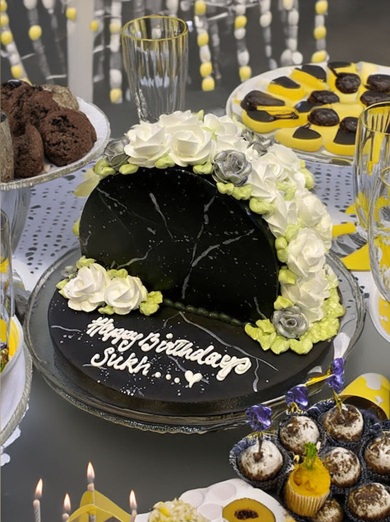 Black & Silver Arch Cake
