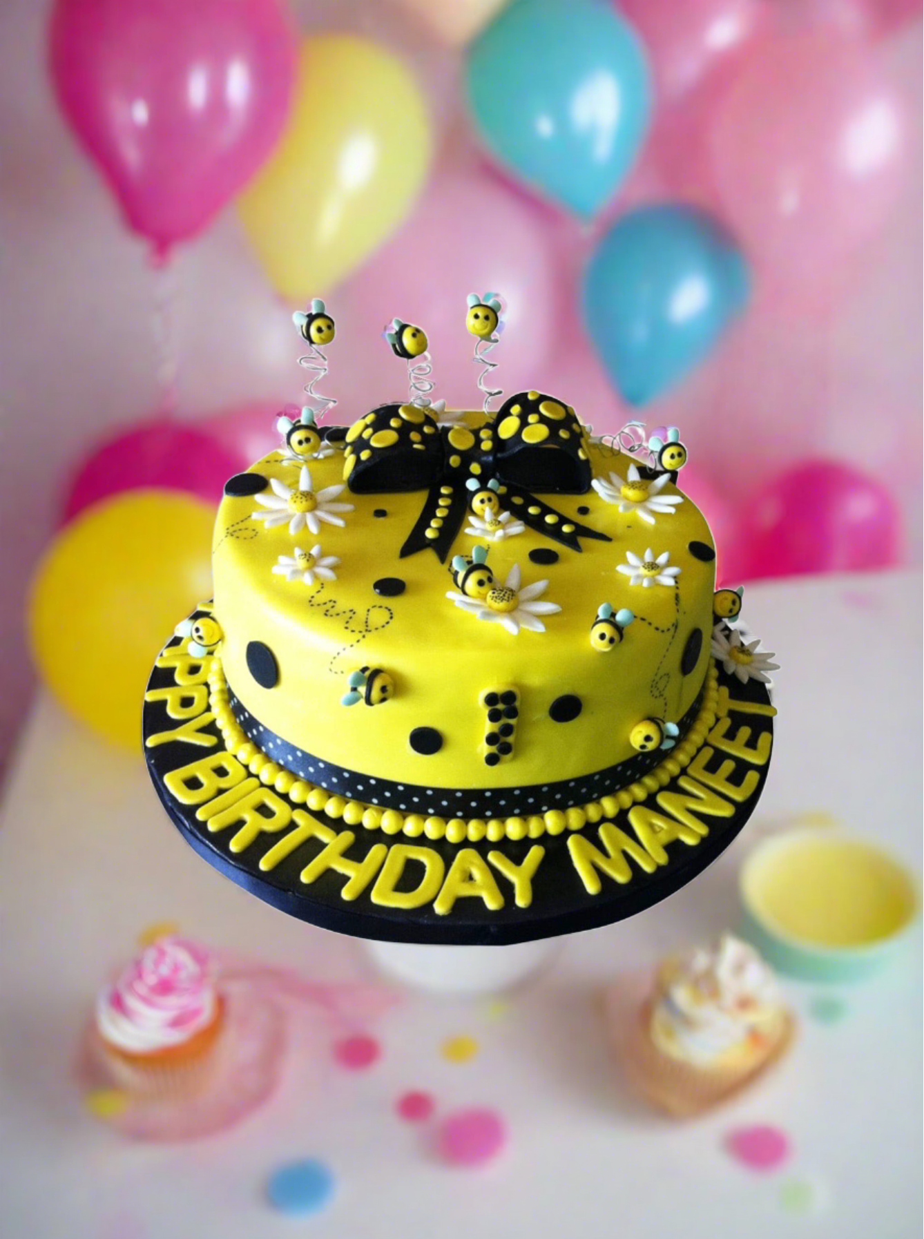 Bumble Bee Fondant Cake