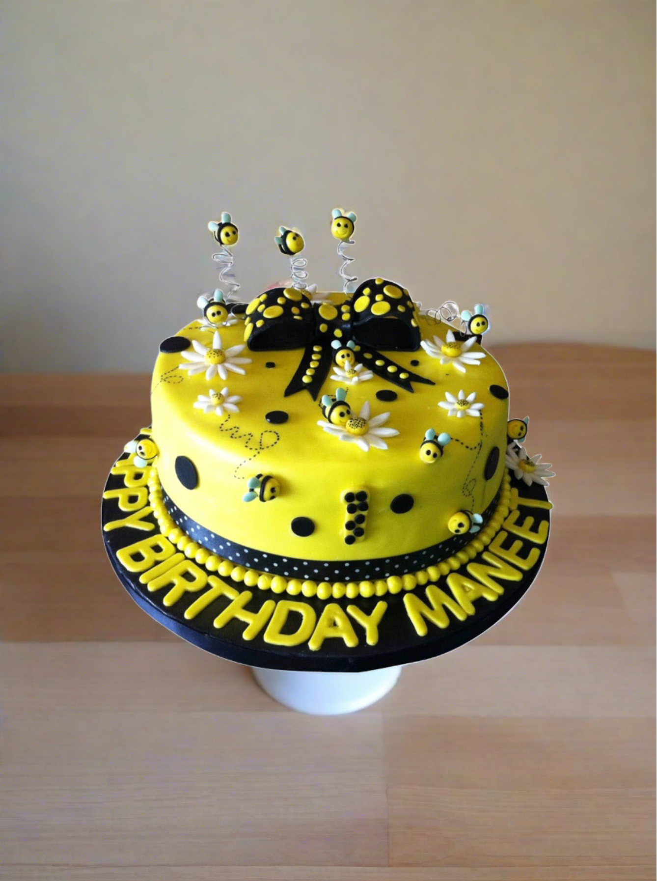 Bumble Bee Fondant Cake