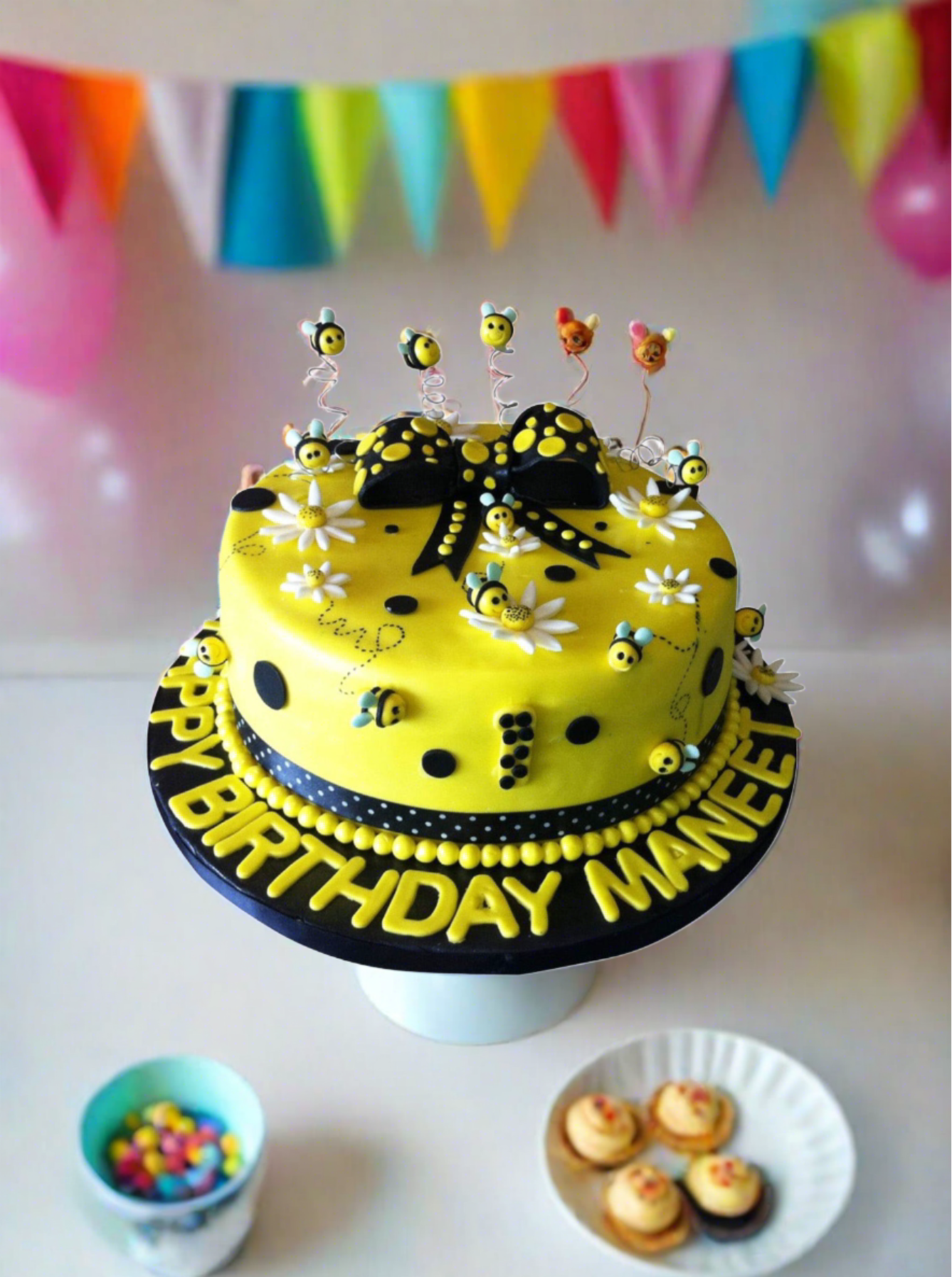 Bumble Bee Fondant Cake