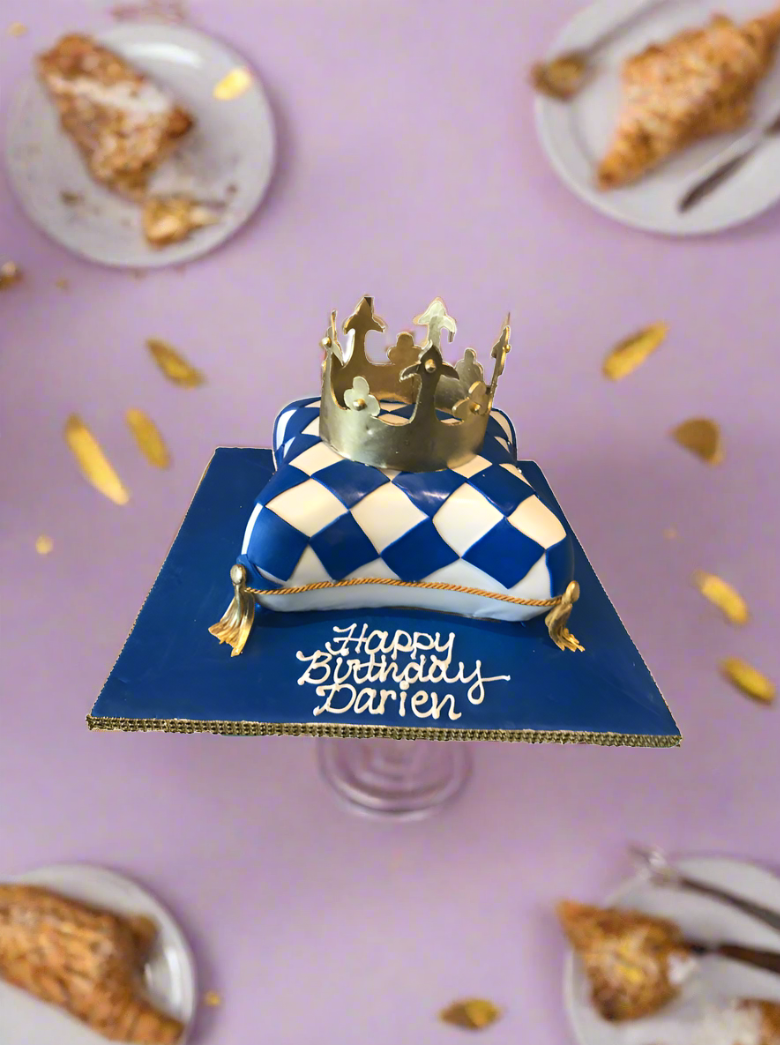 Darien Pillow Crown Cake