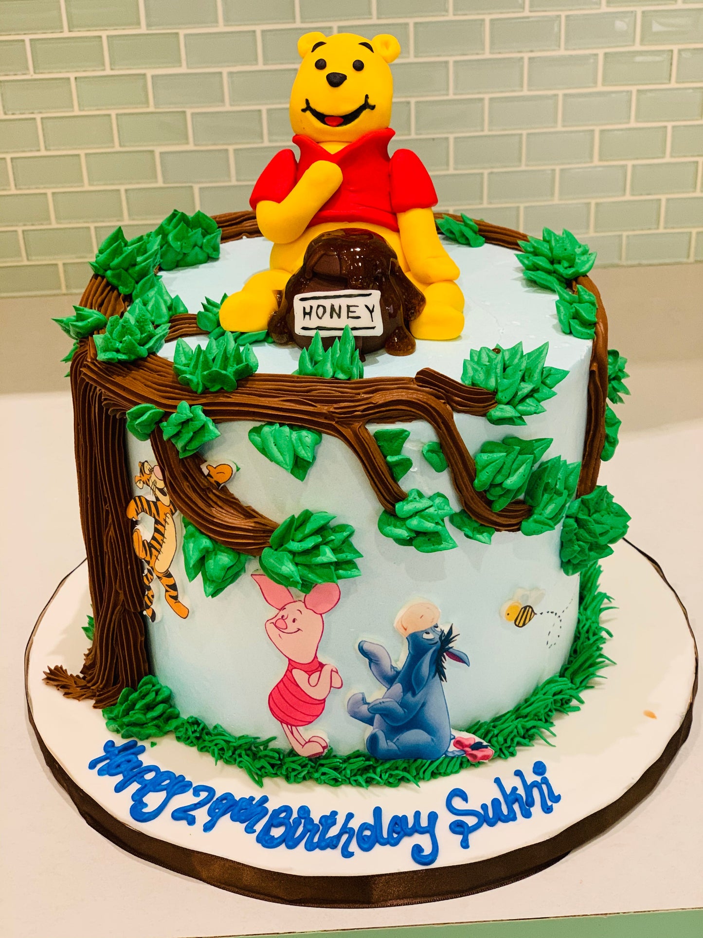 Winnie The Pooh & Friends Birthday Cake