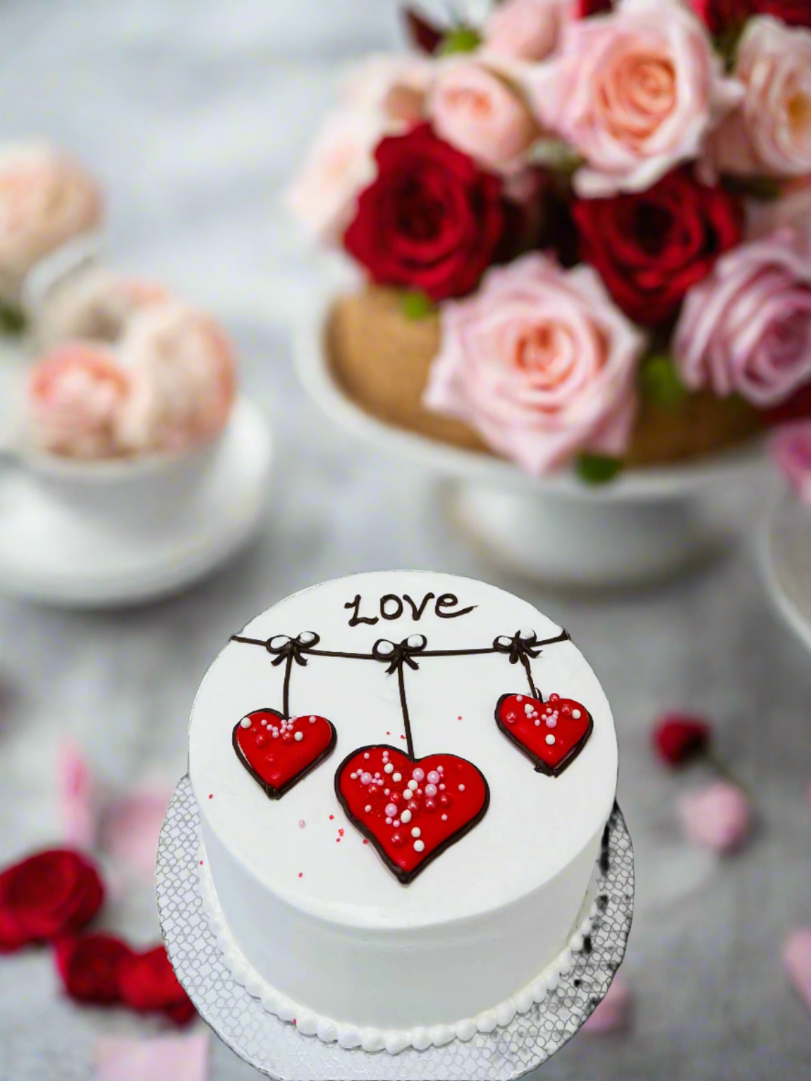 Hanging Hearts Love Cream Cake
