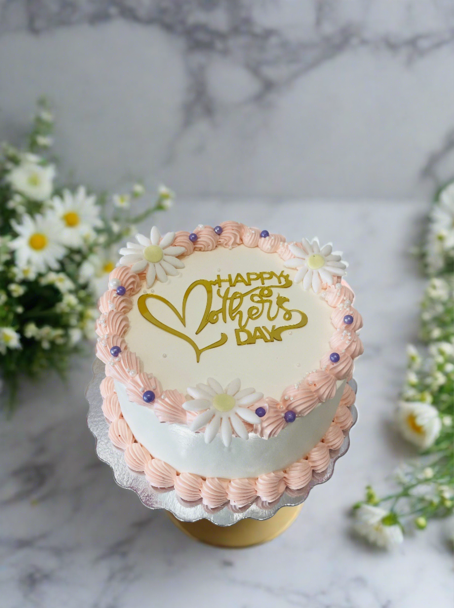 Daisy Mother's Day Cake