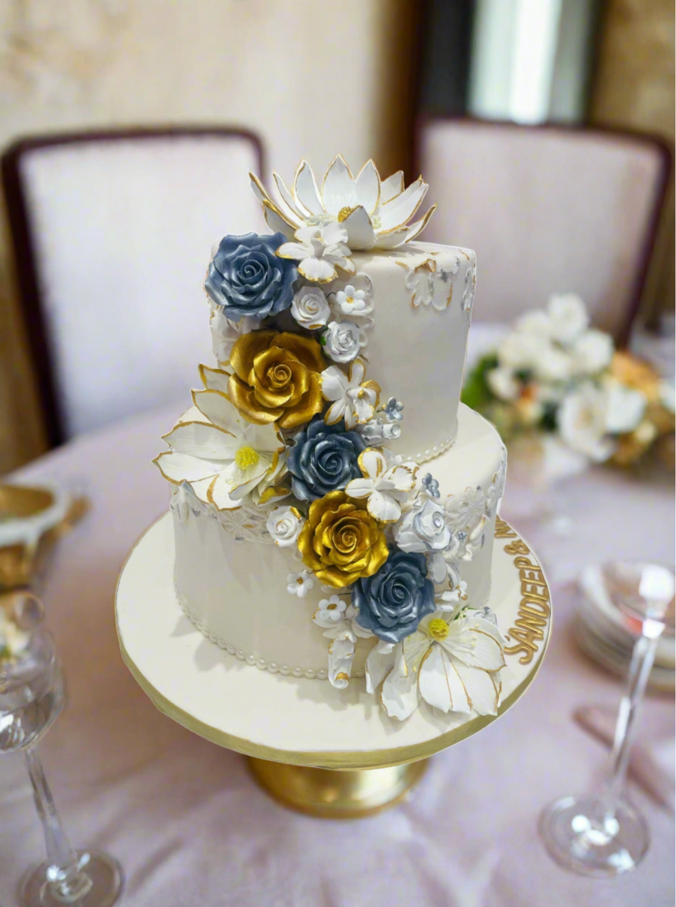 Ivory & Gold Fondant Wedding Cake