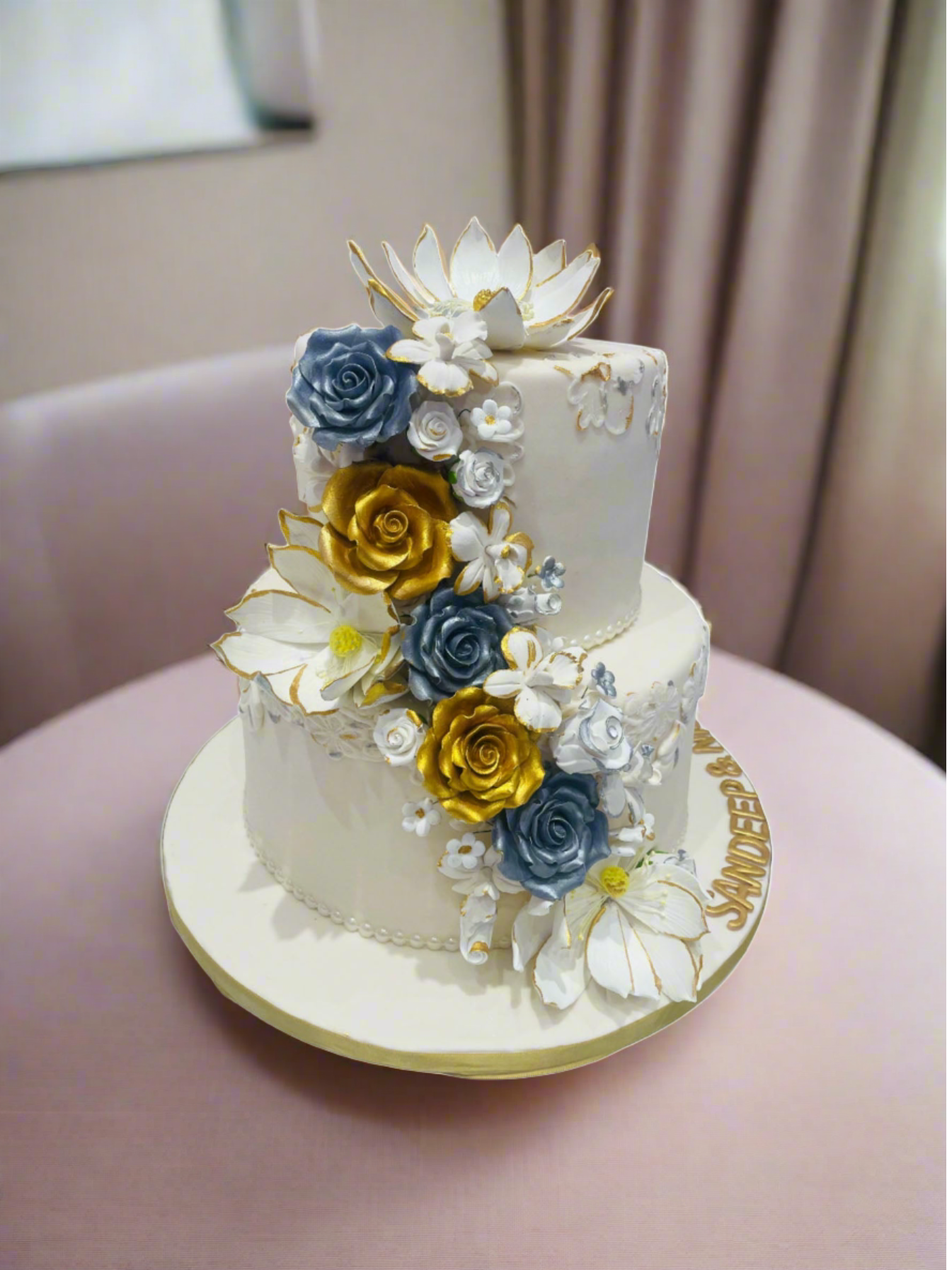 Ivory & Gold Fondant Wedding Cake