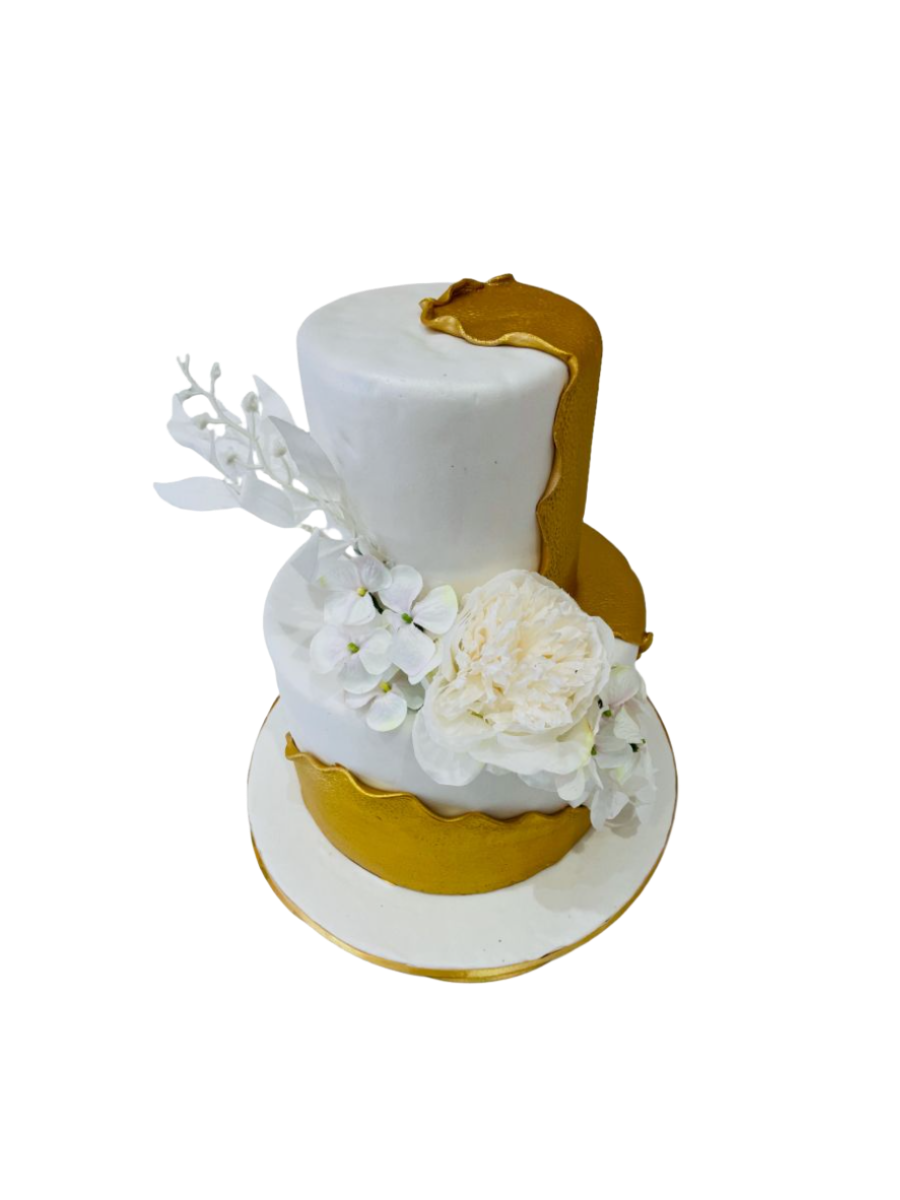 White & Gold Theme Wedding Cake