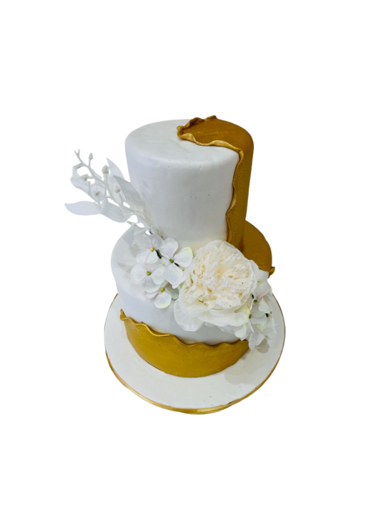 White & Gold Theme Wedding Cake