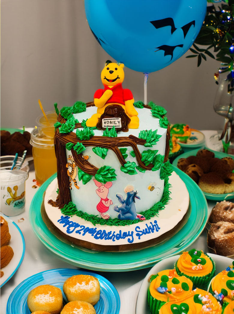 Winnie The Pooh & Friends Birthday Cake