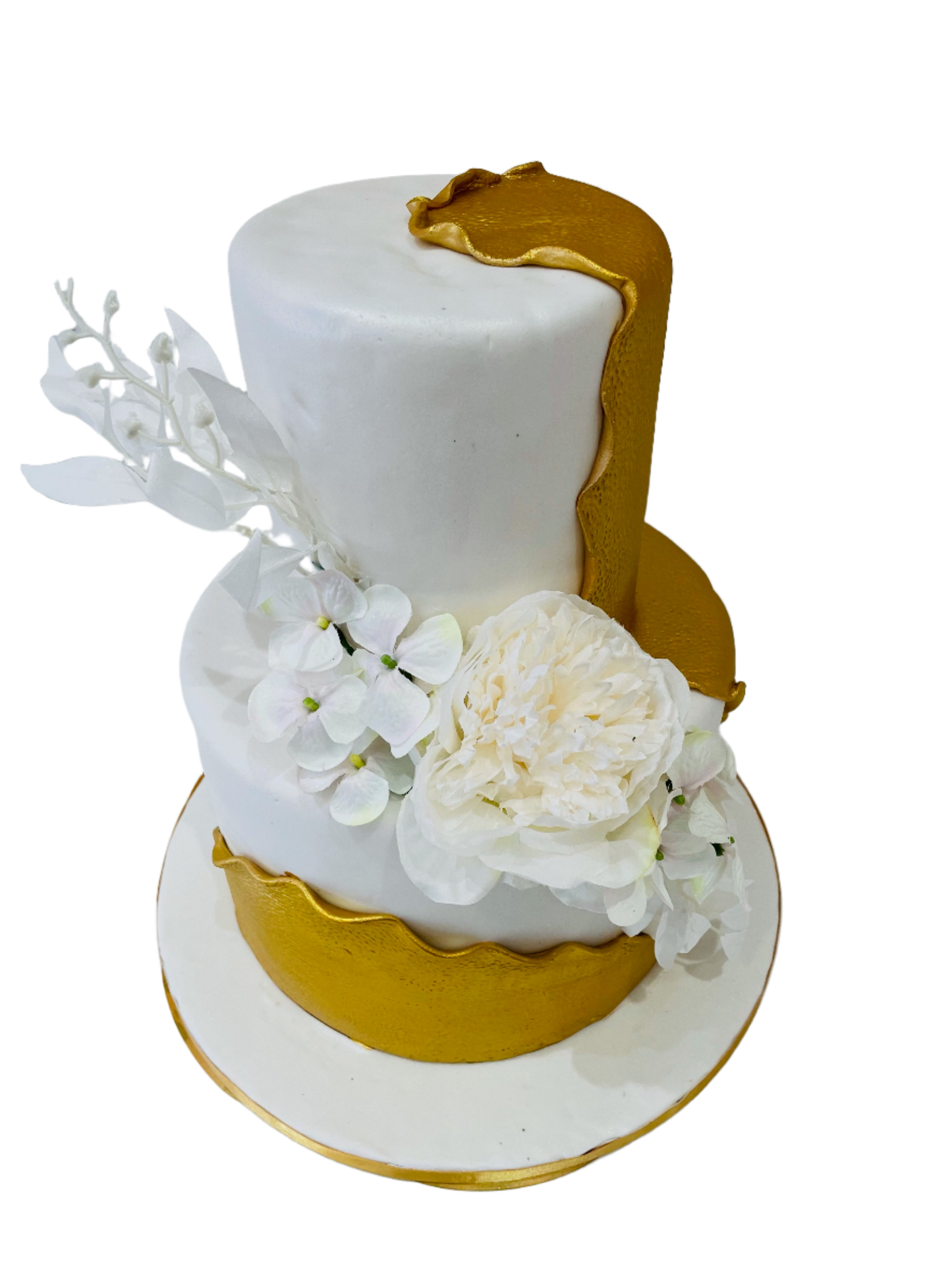 White & Gold Theme Wedding Cake