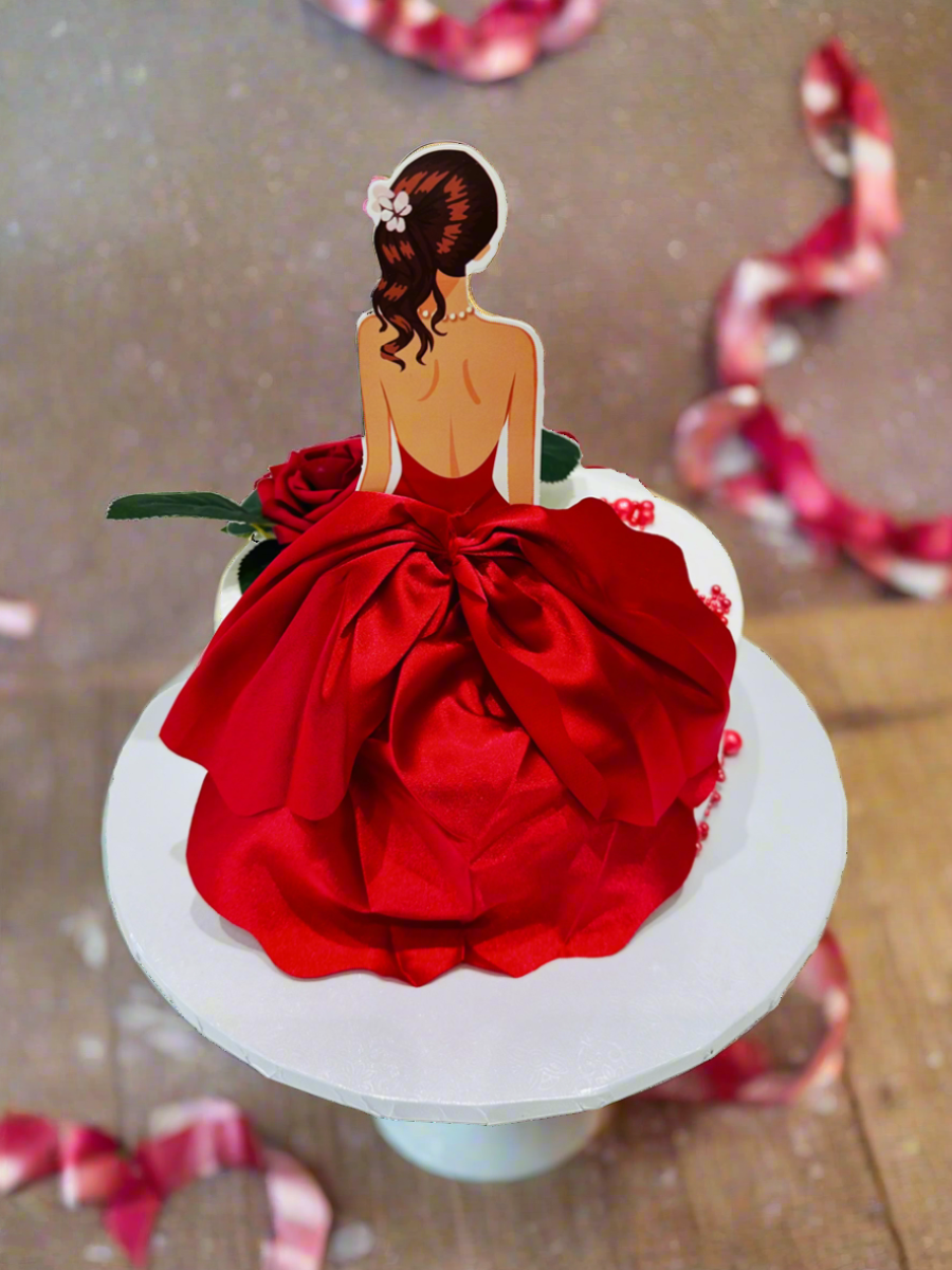 RED QUEEN BIRTHDAY CAKE